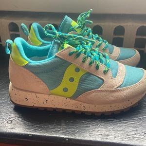 Women Saucony jazz sneakers size 5